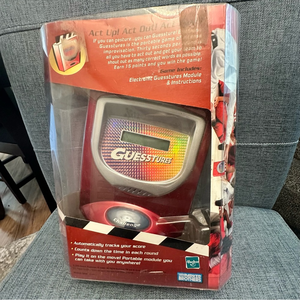 Hasbro Electronic Guesstures Game 2
Sided Display Parker Brothers 2005